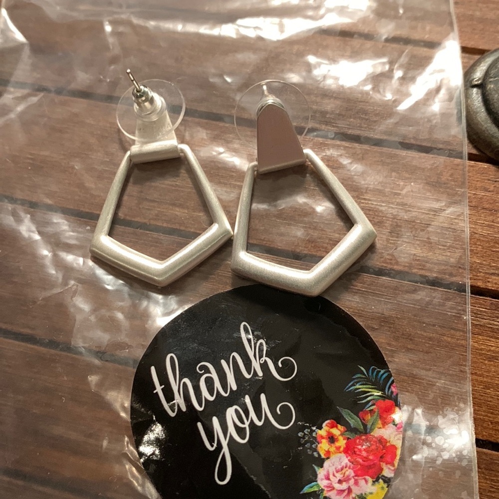 Silver Kendra Scott studs